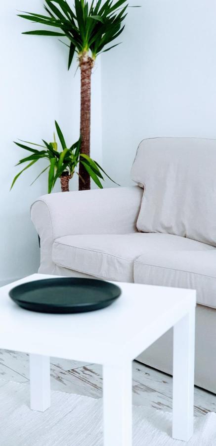 Cosy&White Apartment In ダウガフピルス エクステリア 写真