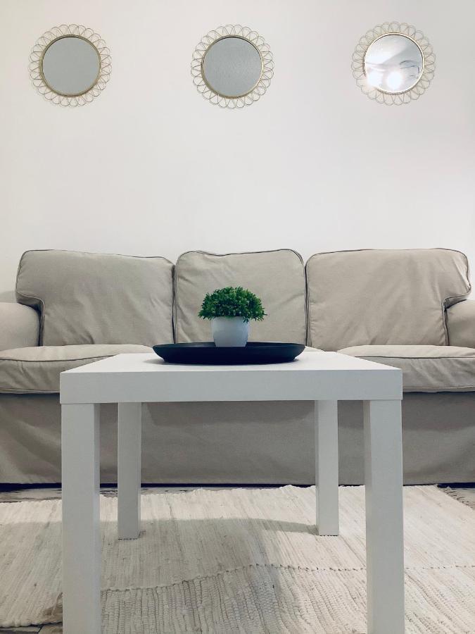 Cosy&White Apartment In ダウガフピルス エクステリア 写真